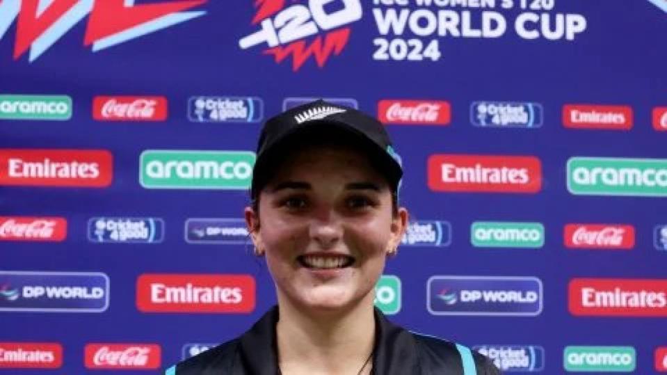 Amelia Kerr&rsquo;s 7/34 helps New Zealand beat Zimbabwe in the second ODI