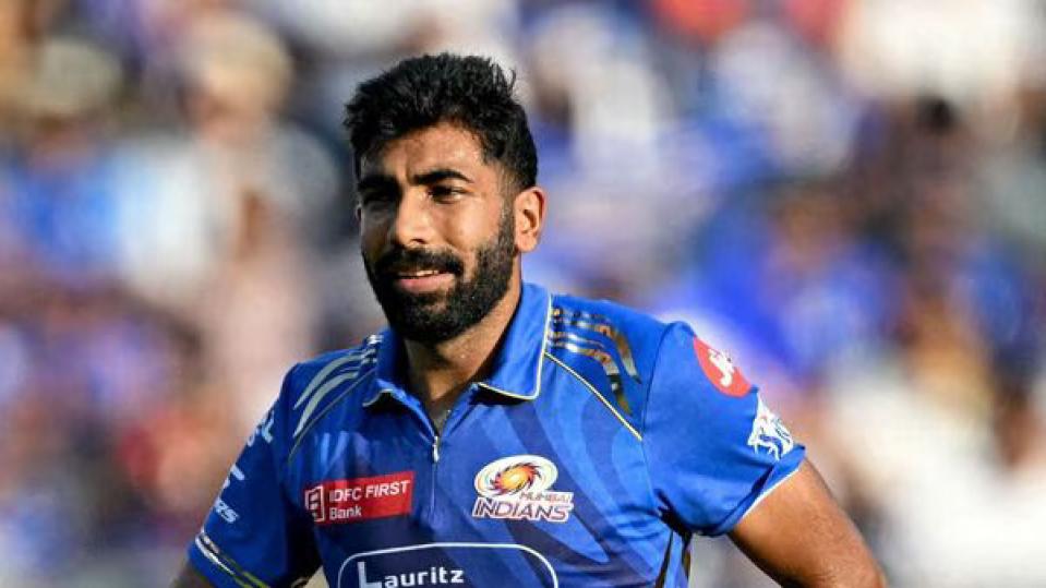 Faf Du Plessis wants Mumbai Indians to reassess their bowling plans 