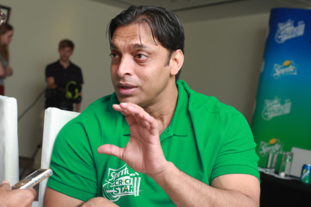 Shoaib Akhtar Furious Over Hafeez, Says It’s Not Right to Spoil Relations With the Board