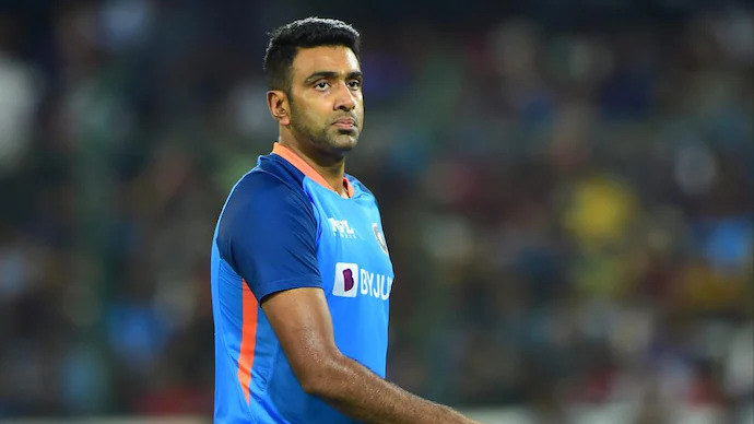 <p>ICC ODI World Cup 2023: Ravichandran Ashwin wants ICC Cricket World Cup matches in India to begin at 11:30 AM to limit dew factor</p>