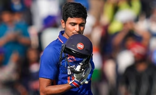 <p>IND vs NZ: Shubman Gill becomes the fifth and youngest Indian to score 200 runs in one-day internationals.</p>