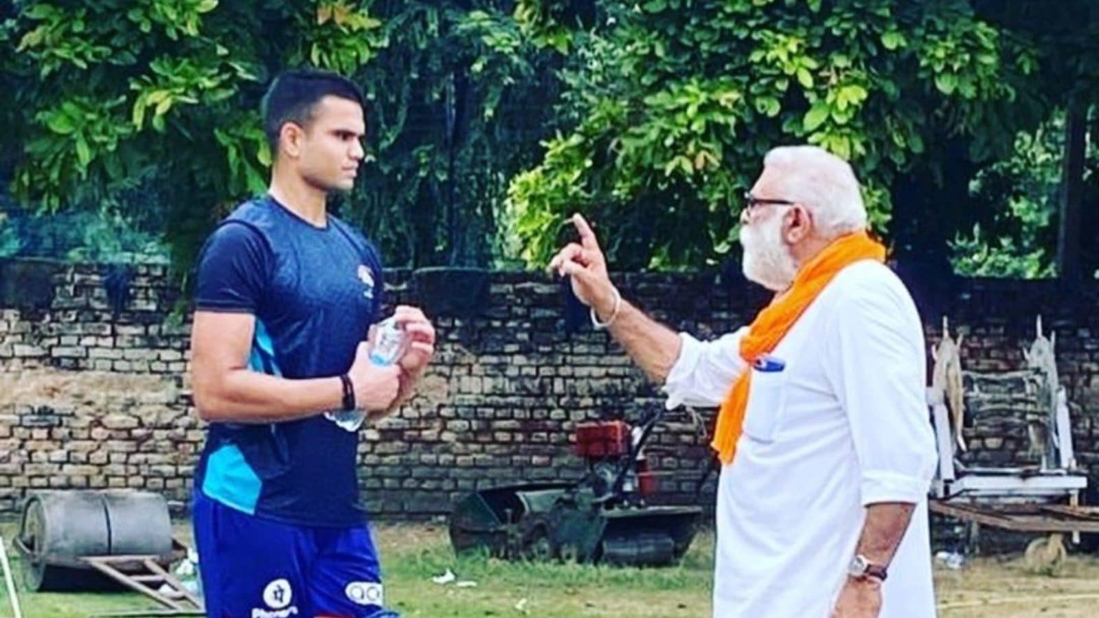 Arjun Tendulkar Bats At the Nets Under the Watchful Eyes of Yograj Singh