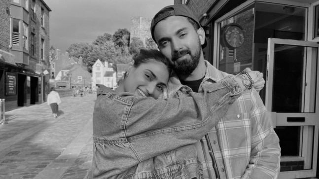 Athiya Shetty to accompany boyfriend KL Rahul to Germany for his surgery | Exclusive