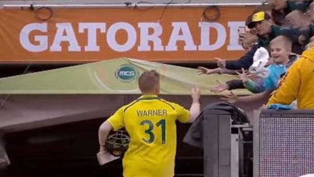 AUS vs ENG 3rd ODI: After brilliant century, Warner wins hearts with warm gesture for young fan - Watch