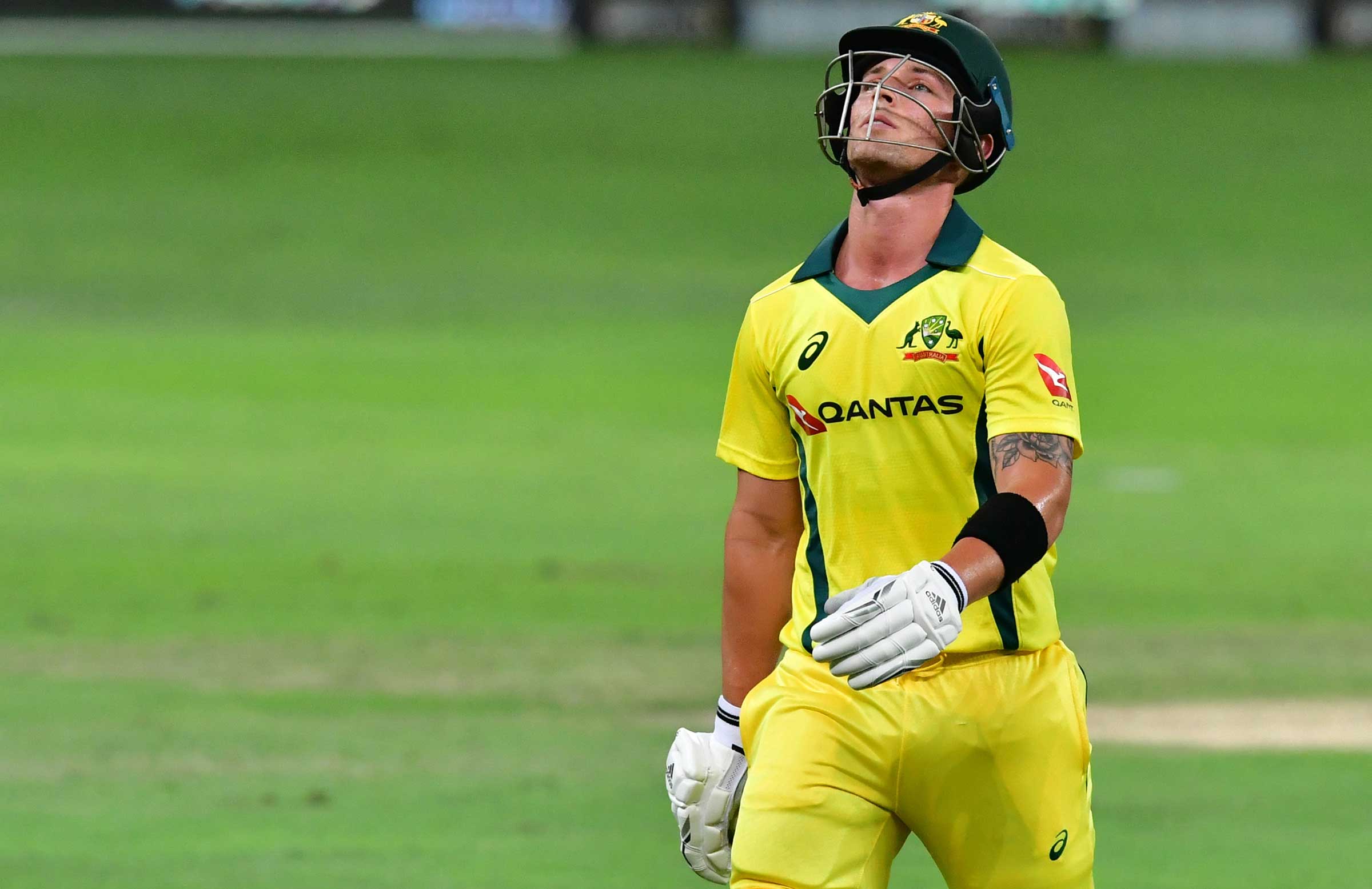 Aussies seeking to rewrite collapse trend
