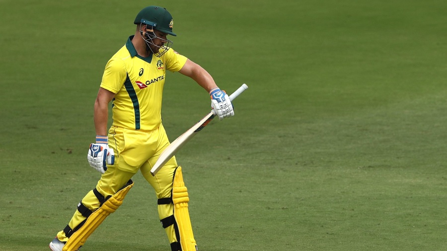 Australia bowl, pick Shaun Marsh and Lyon