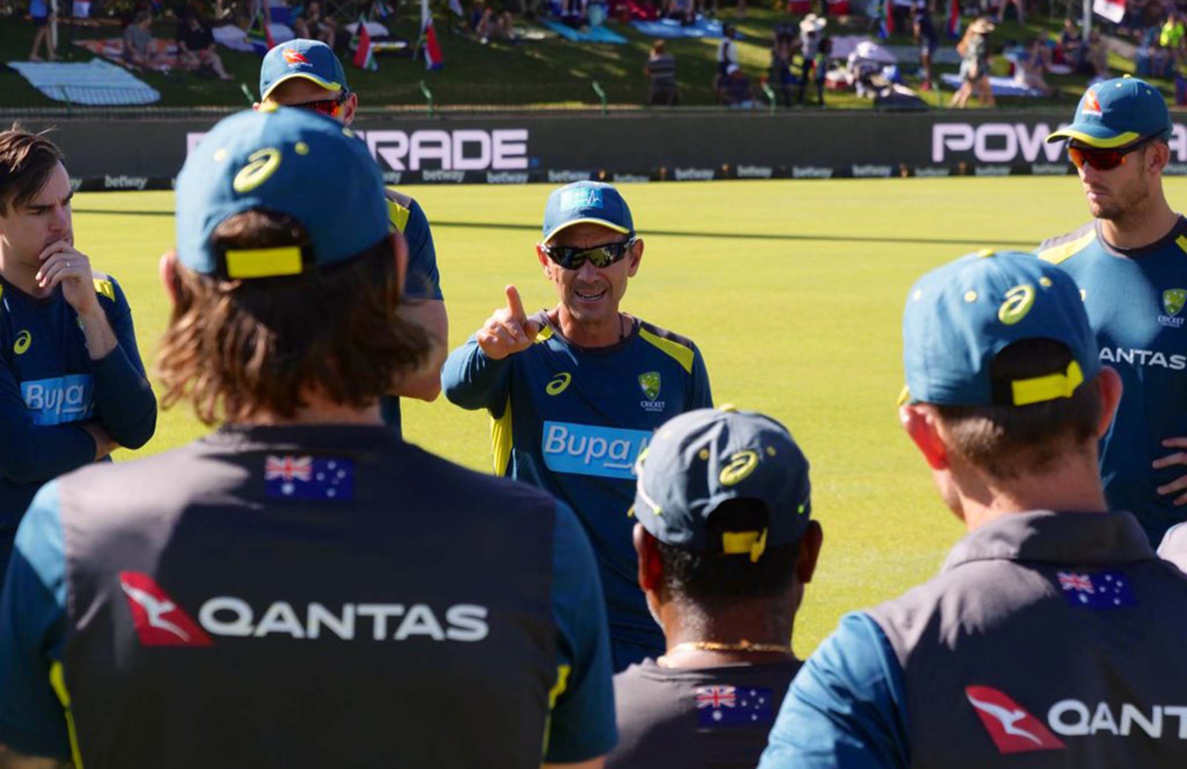 Australia make three changes, batting first