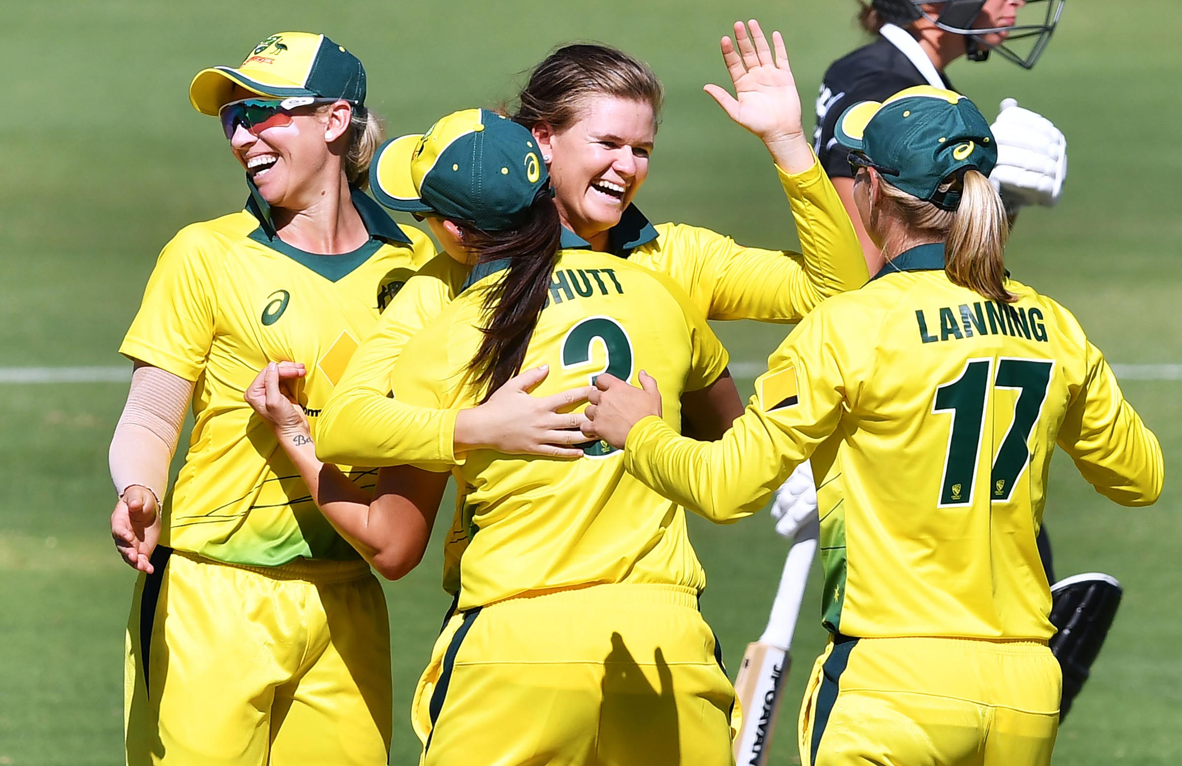 Australia out to cap off super summer