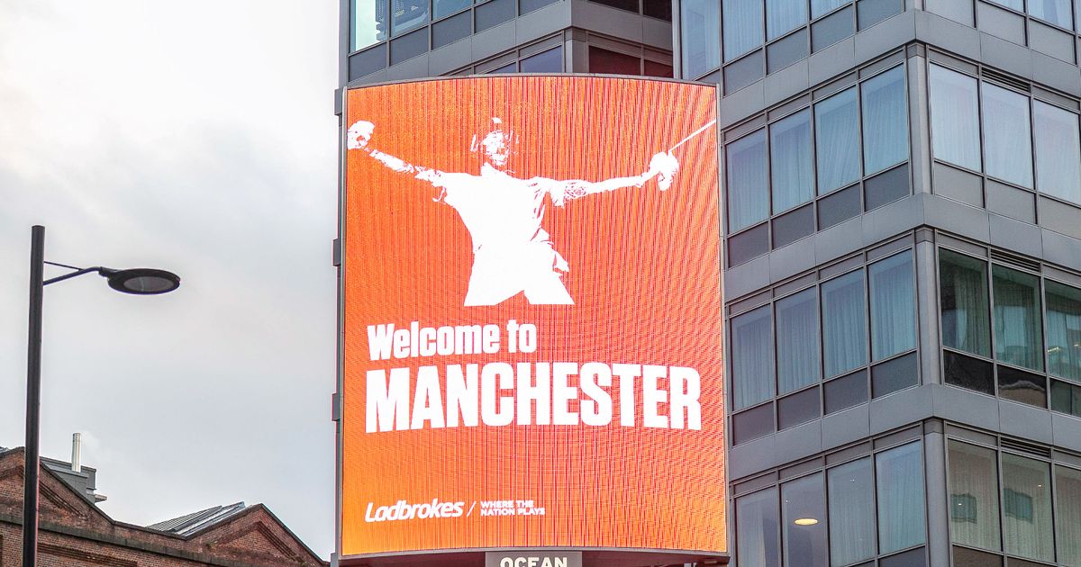 Australia team trolled on arrival in Manchester ahead of fourth Ashes Test