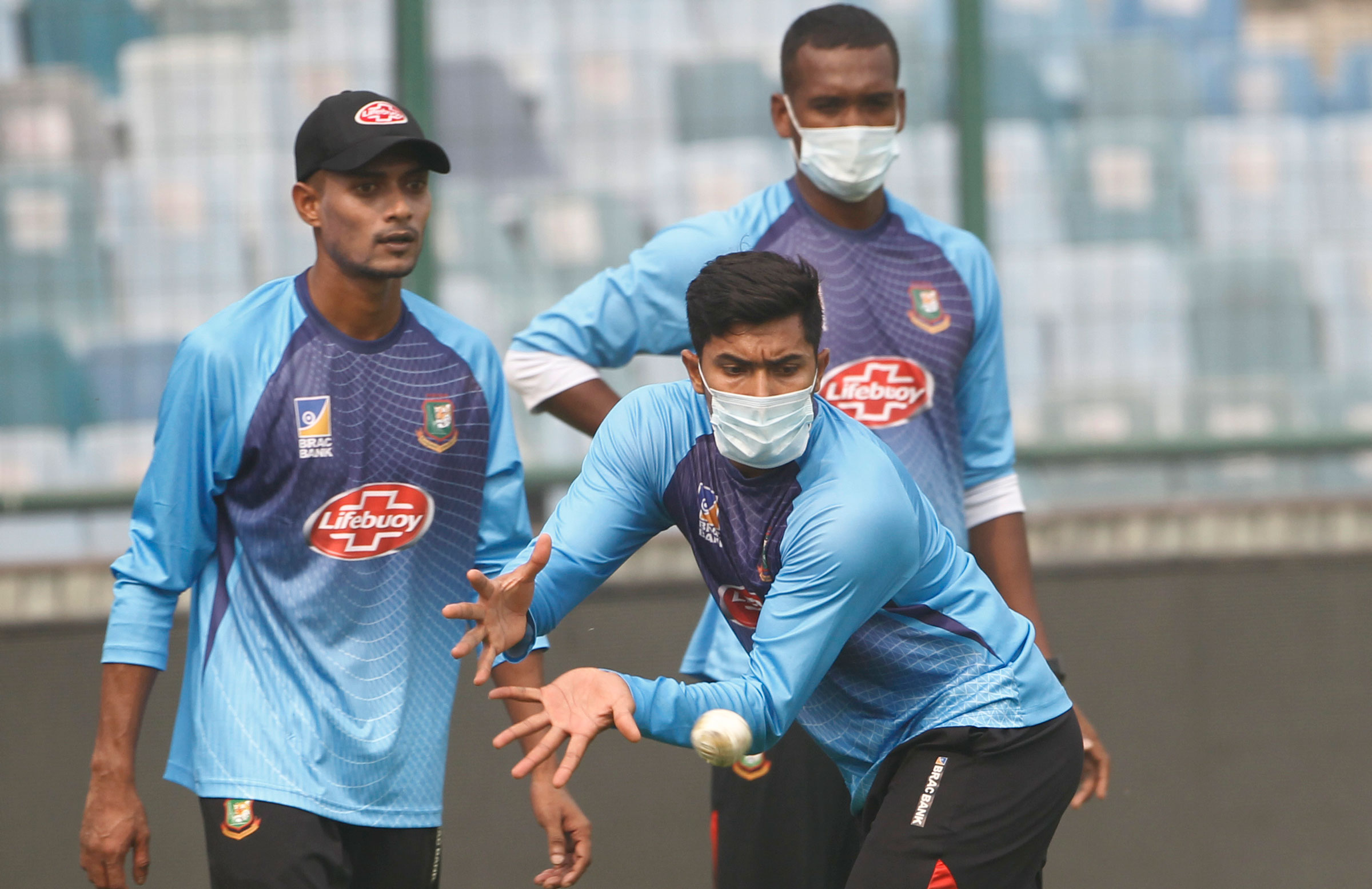 Bangladesh players train in masks in Delhi