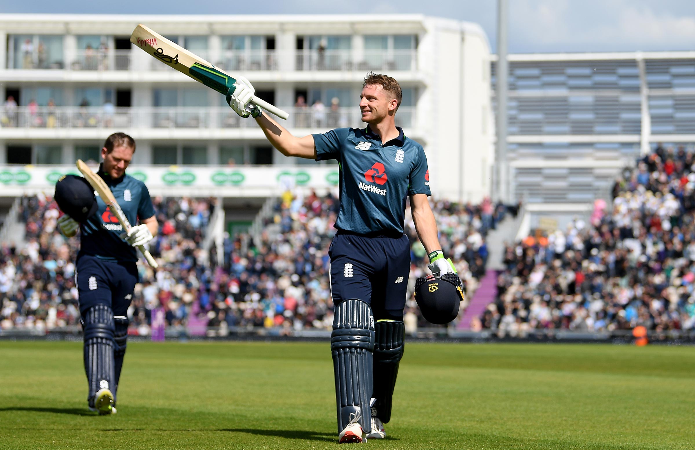 Blazing Buttler too much for Pakistan