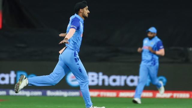 Brett Lee wants Rahul Dravid, Rohit Sharma to shield Arshdeep Singh from overdose of advise - Firstcricket News, Firstpost