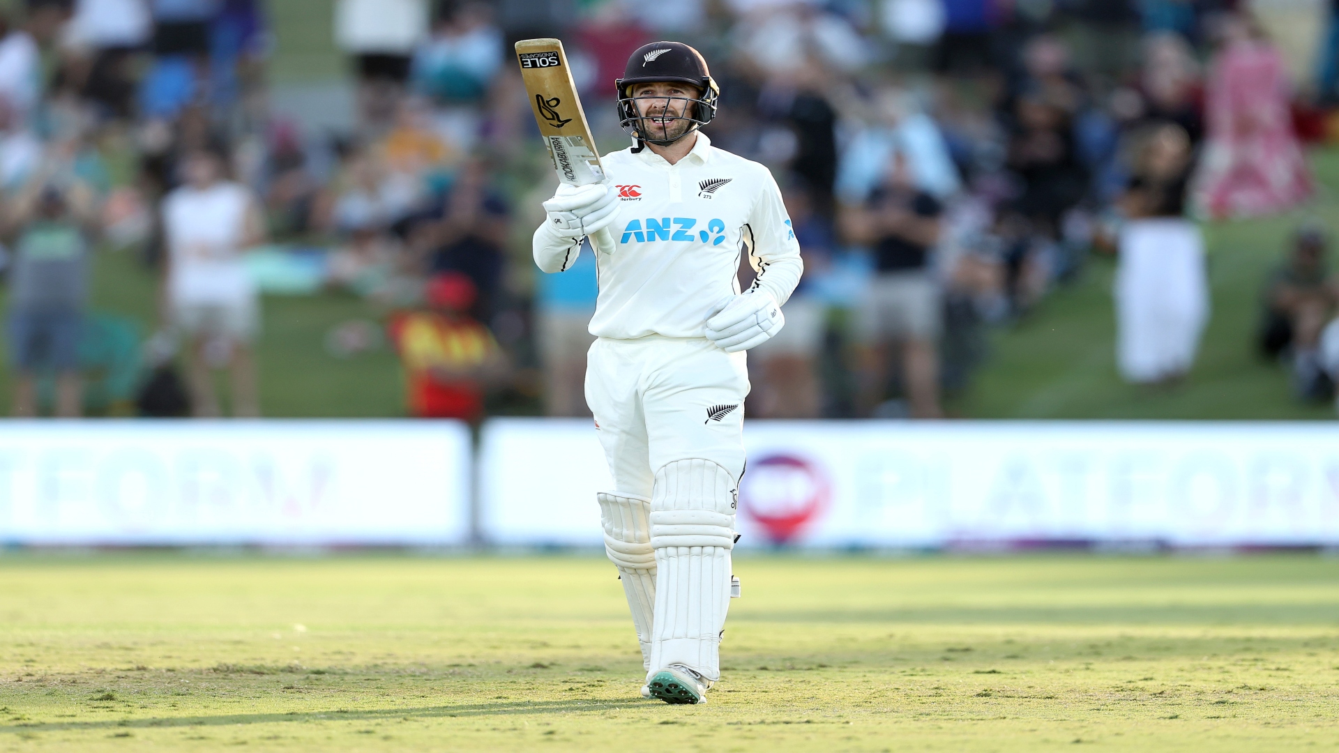 Brilliant Blundell century frustrates England on day two at Bay Oval