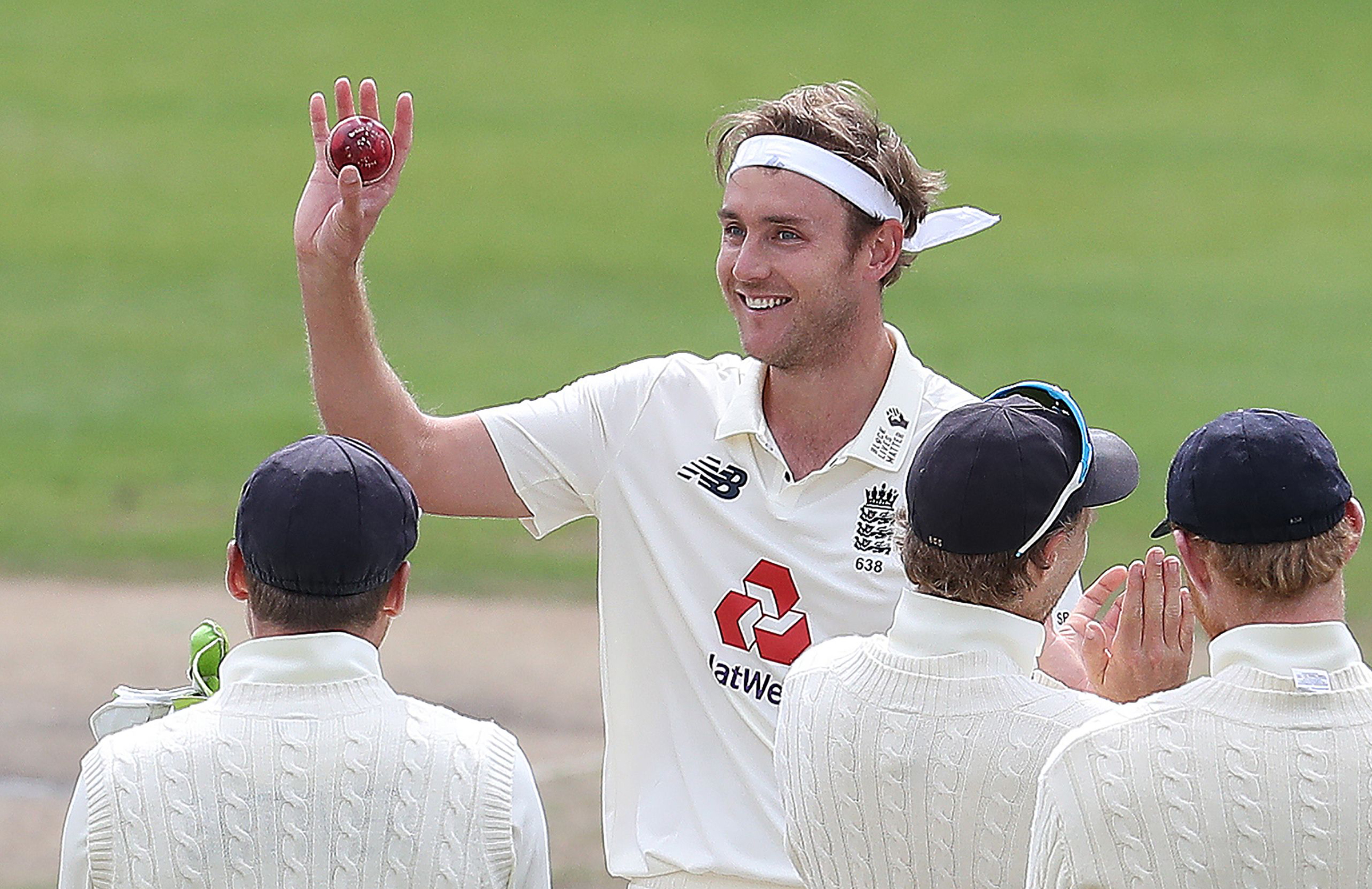 Broad joins Jimmy in 500 Test wicket club