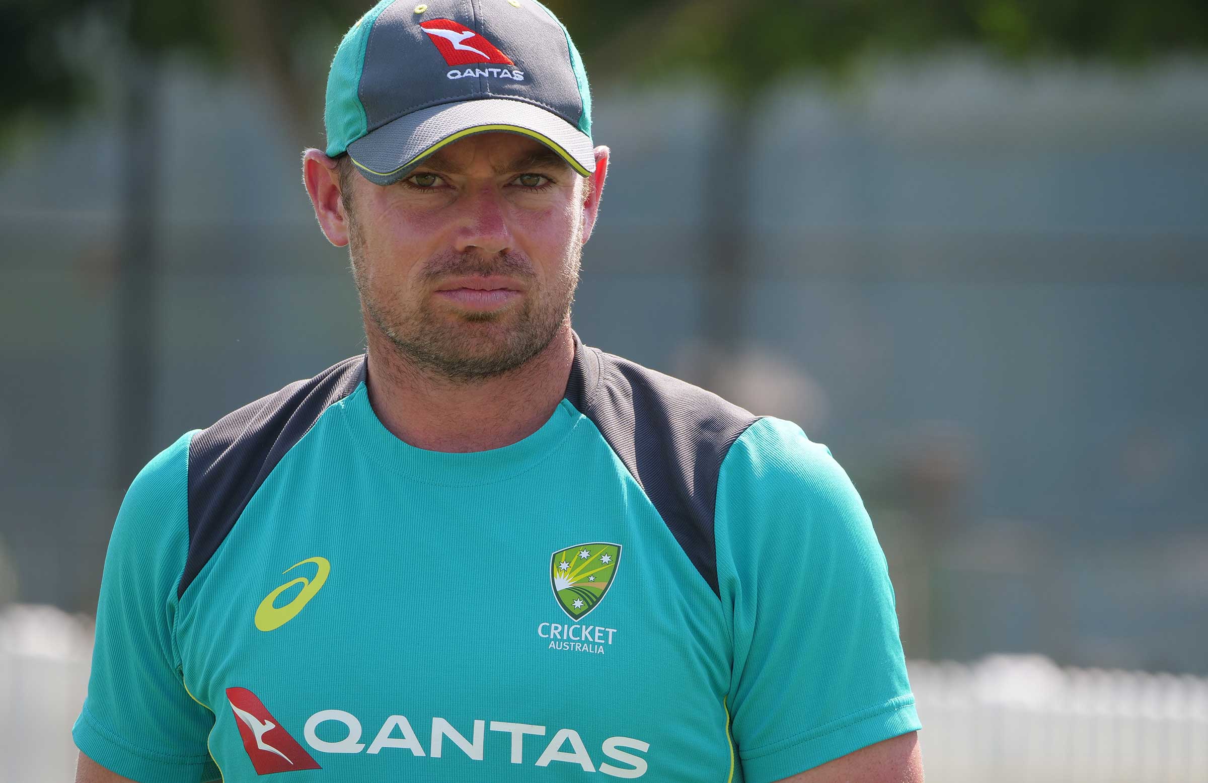 Broken finger caps tough tour for Holland