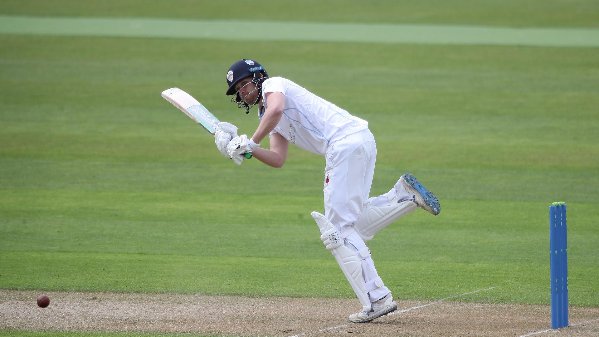 Critchley century keeps Essex on track for victory over Kent