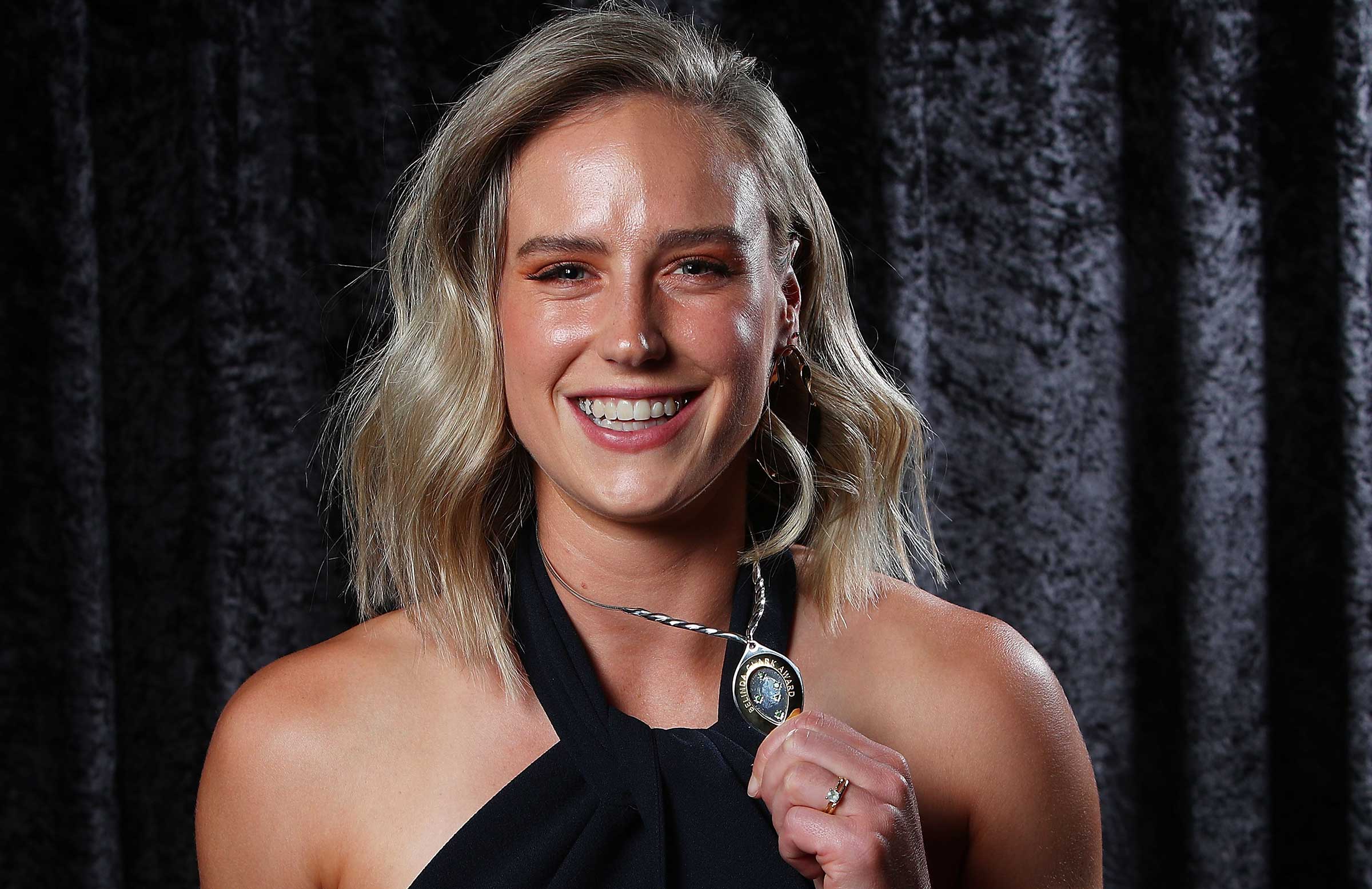 Ellyse Perry wins Belinda Clark Award