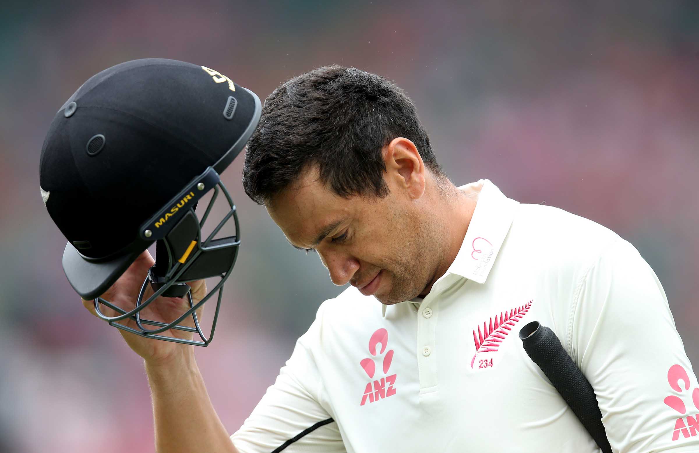 Emotional Taylor recalls mentor Crowe's words