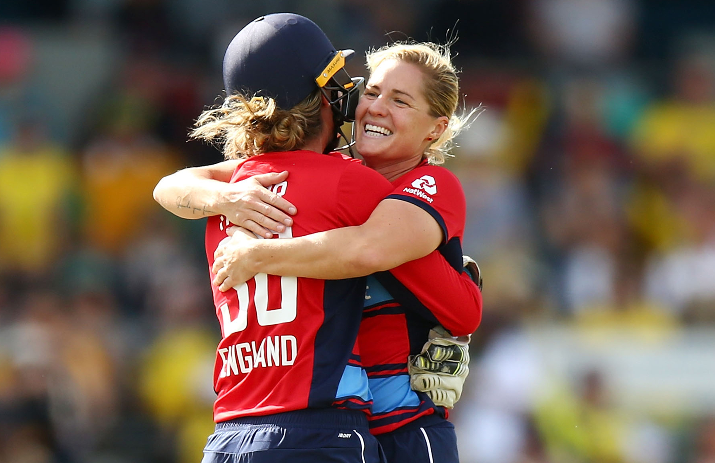 England prevail as Australia collapse 
