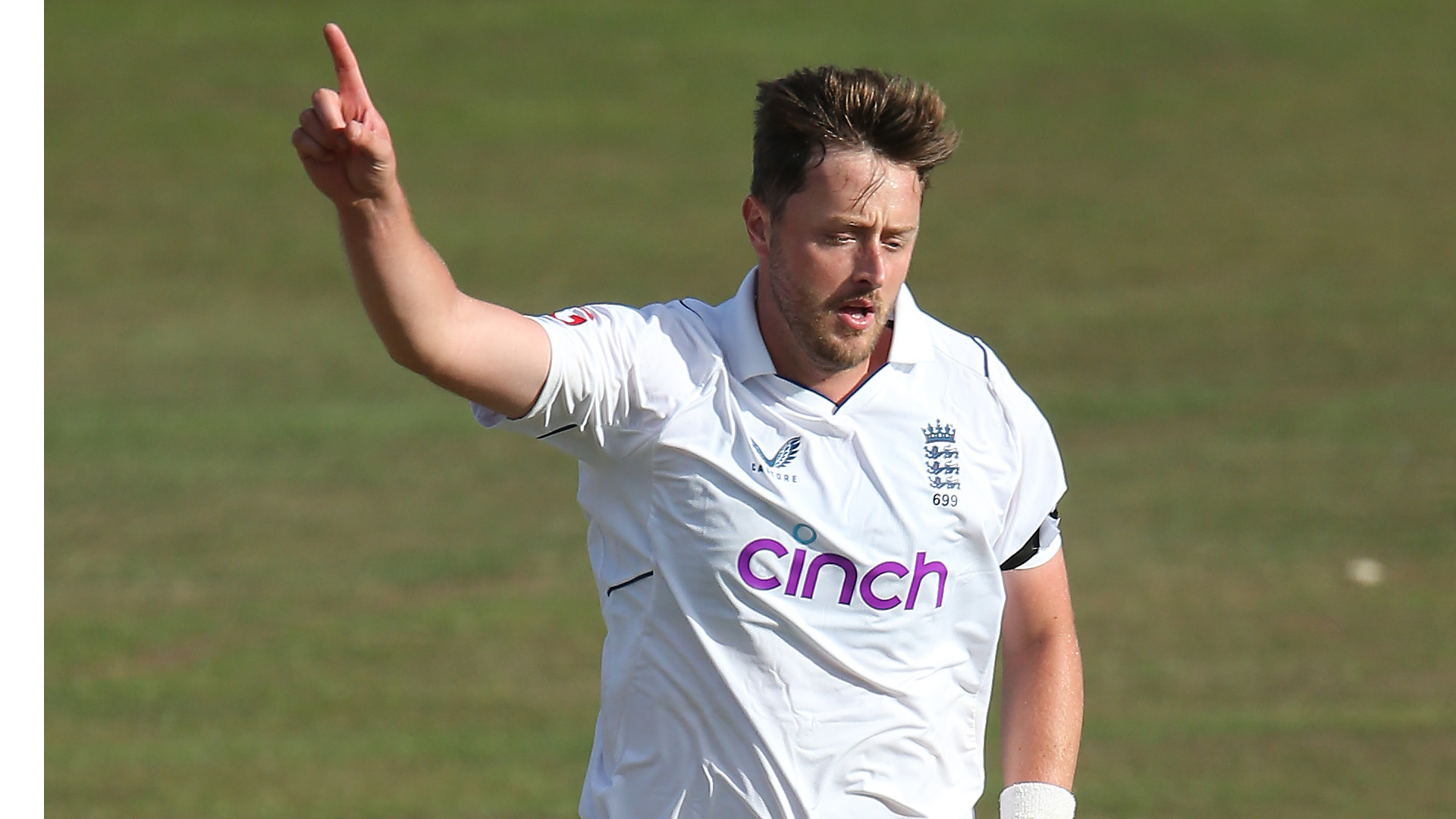 England seamer Robinson sees no need for 'gimmicky' day-night Tests