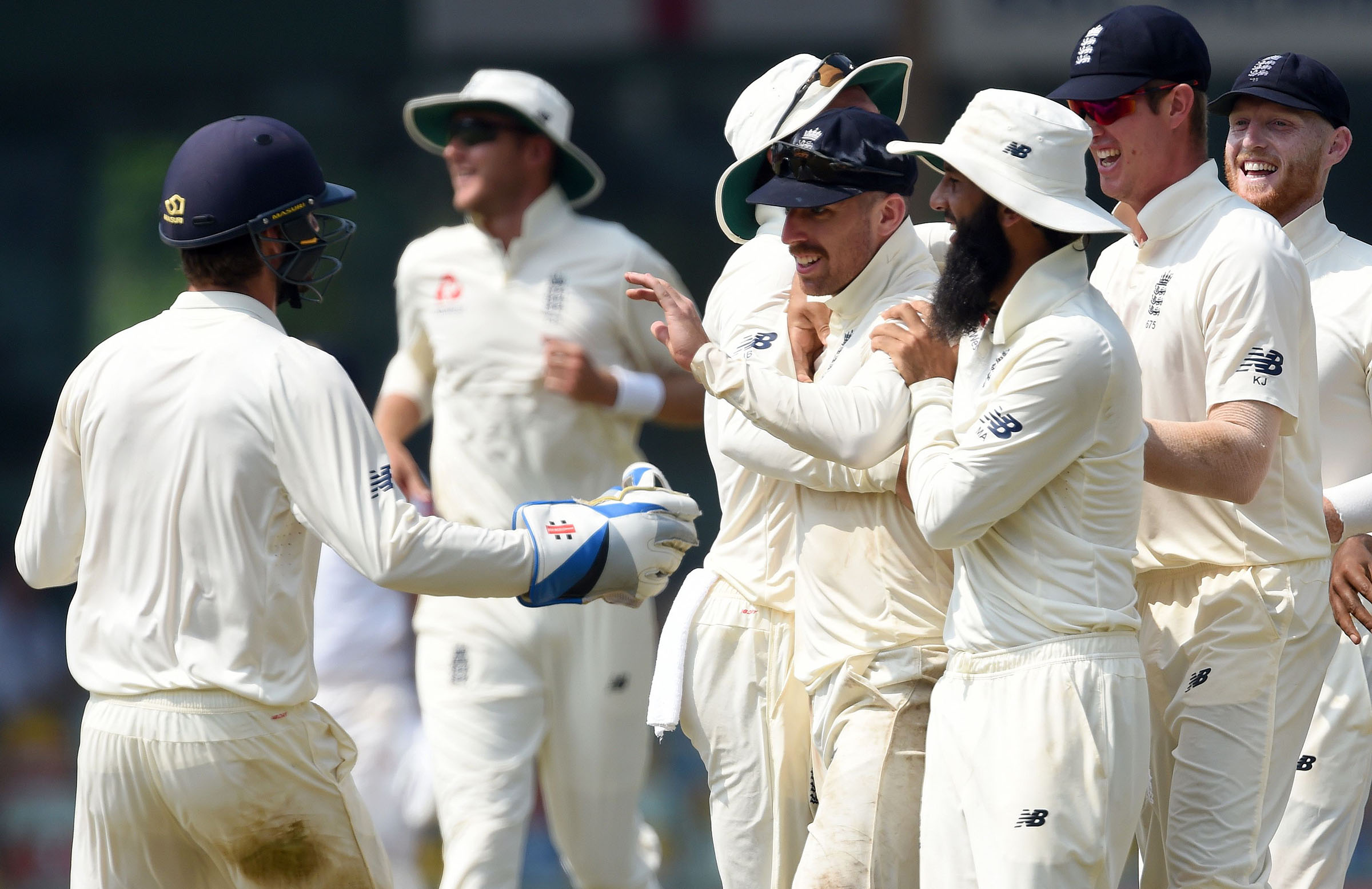 England spin to clean sweep over SL