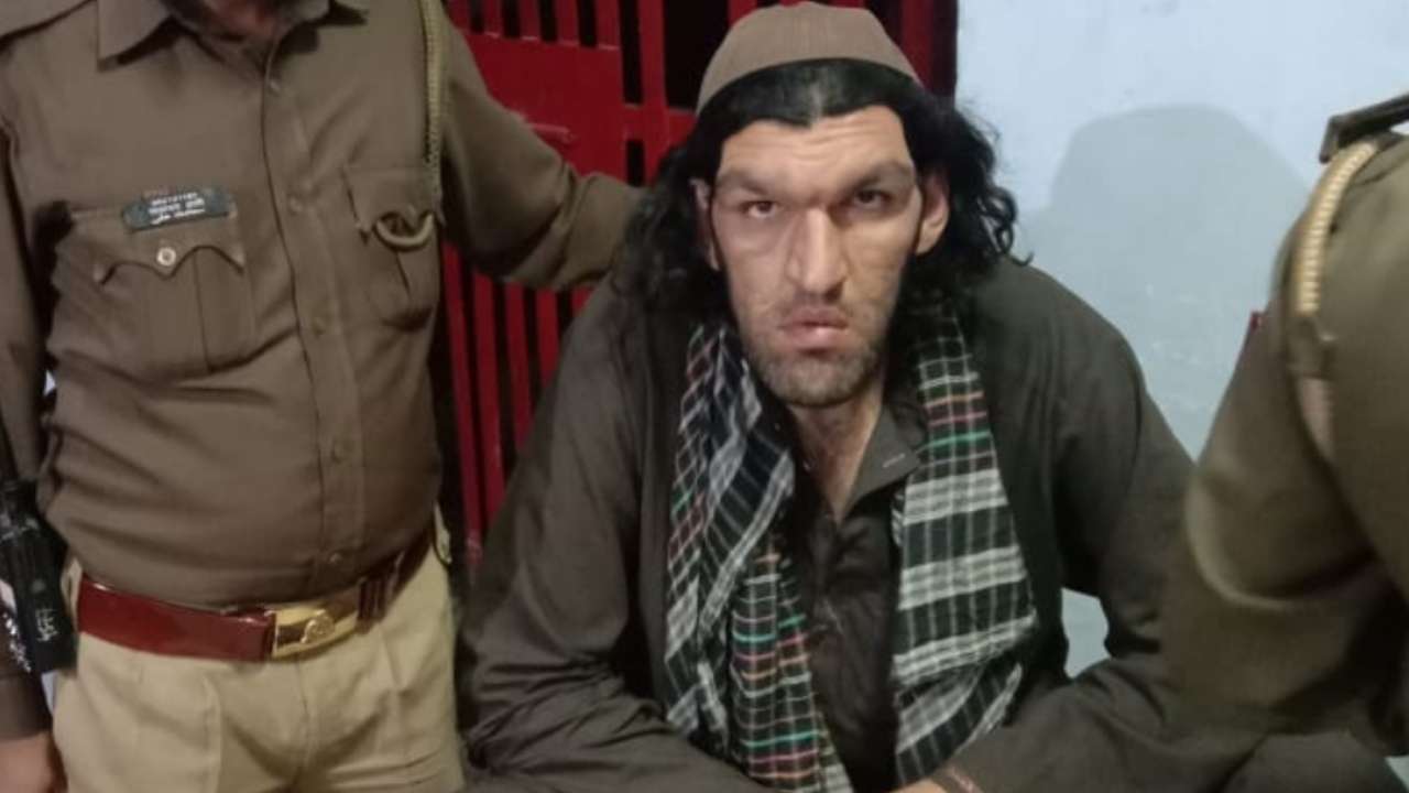 Height Issues: 8 feet 2 inch tall Afghan cricket fan Sher Khan struggles to find accommodation in Lucknow