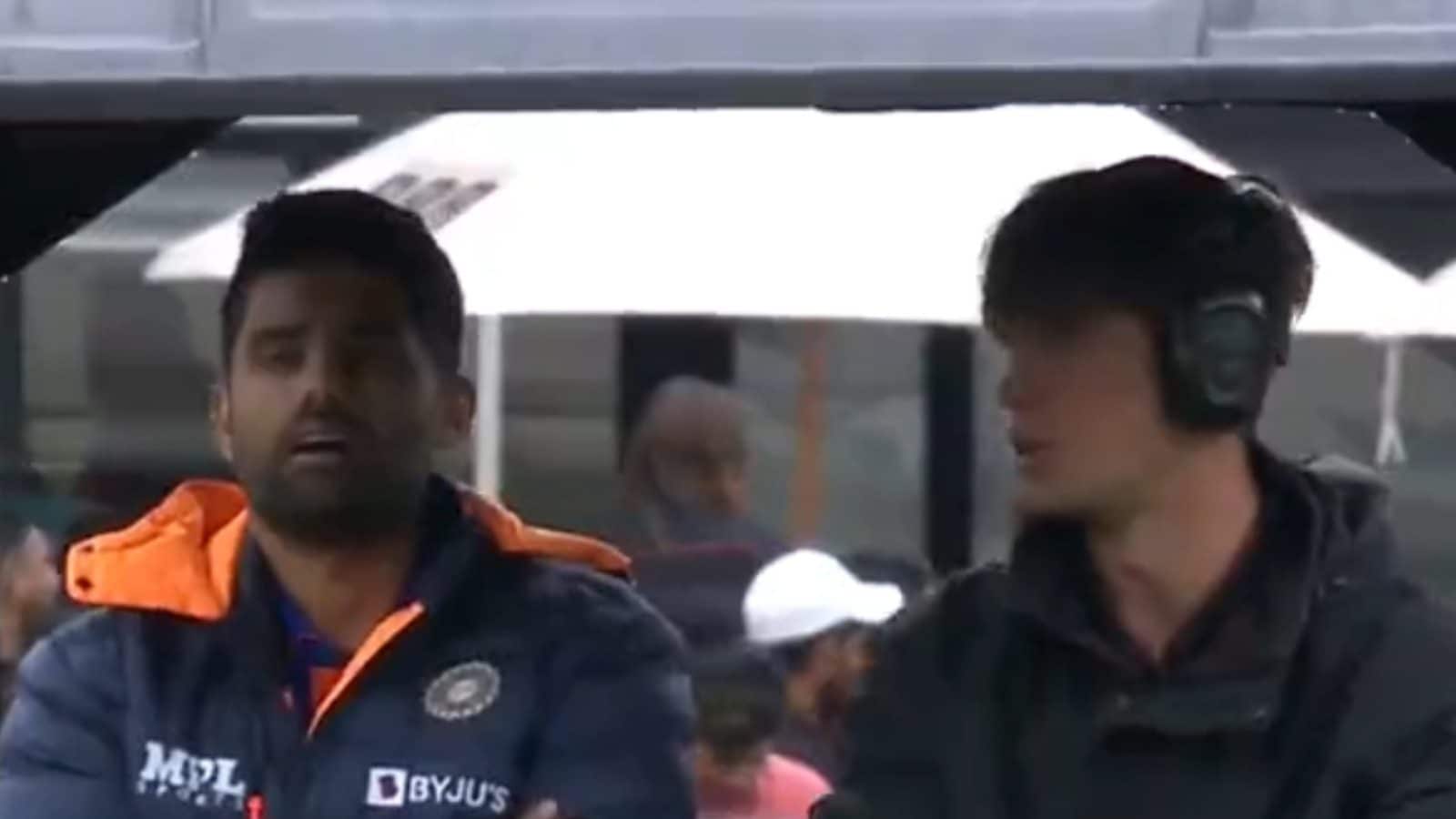IND v NZ, 2nd ODI: Suryakumar Yadav Joins Ground Staff in Soaking Wet Hamilton Outfield | WATCH