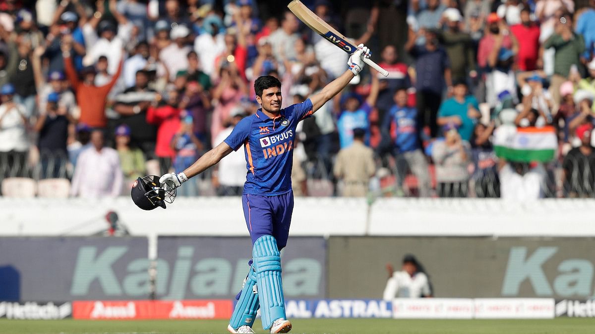<p>IND vs NZ 1st ODI: Shubman Gill breaks Virat Kohli's record to become the fastest Indian to 1000 ODI runs.</p>