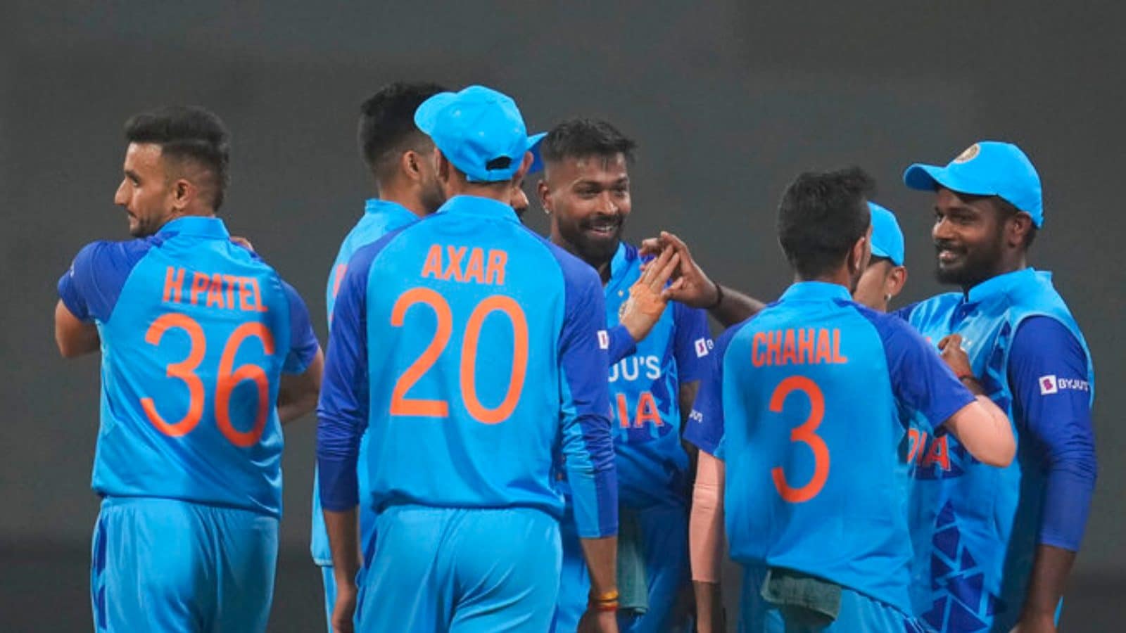 <p>IND vs SL second T20I: Shubman Gill And Yuzvendra Chahal in Concentration as India Eye 2-0 Lead in Pune</p>