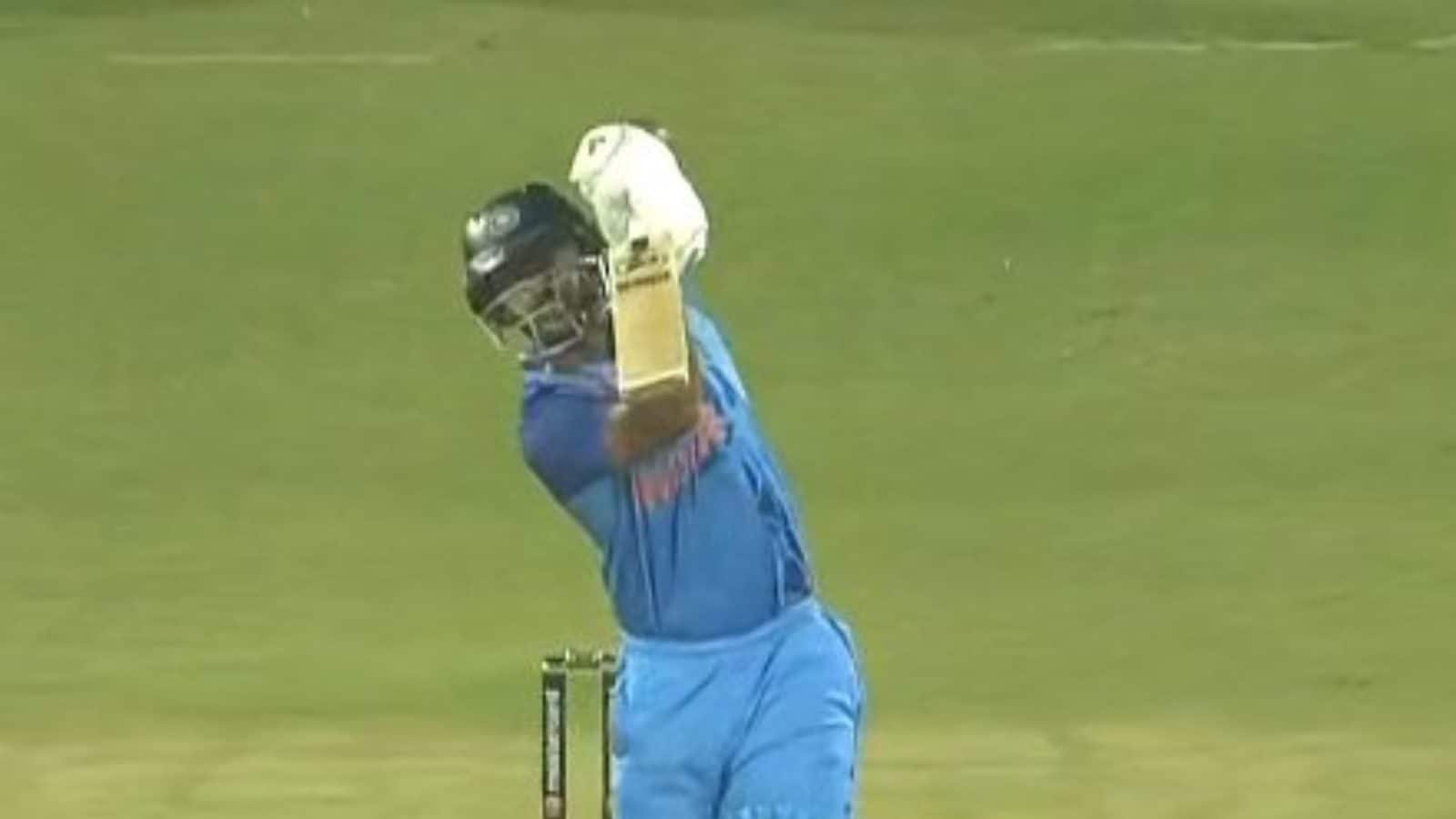 <p>IND vs SL:'Isko Bolte Hai Intent Merchant'- Netizens Commend Rahul Tripathi For Fast Fire Appearance</p>