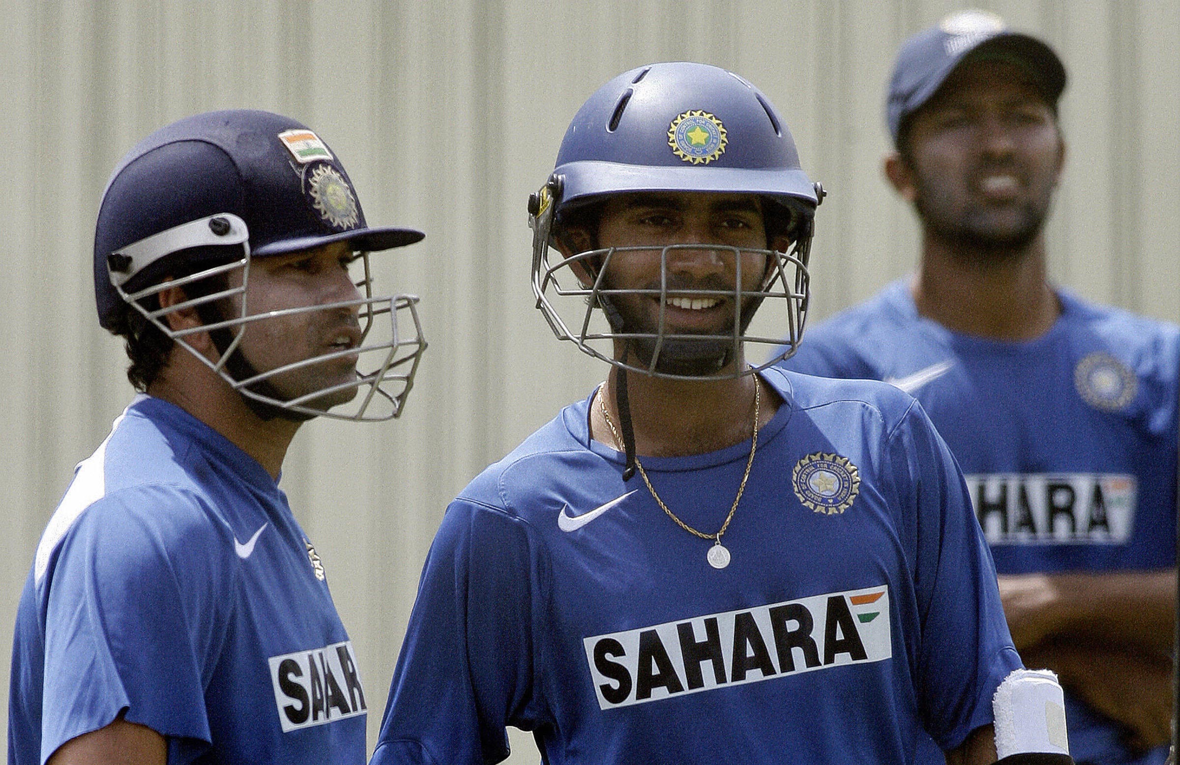 India call up Karthik for historic Test