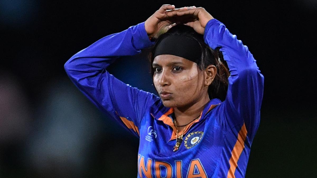 India women's cricketer Rajeshwari Gayakwad involved in altercation at super market