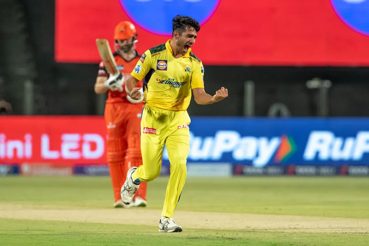 IPL 2022: Here's what Chennai Super Kings' skipper MS Dhoni told Mukesh Choudhary during last over against Sunrisers Hyderabad