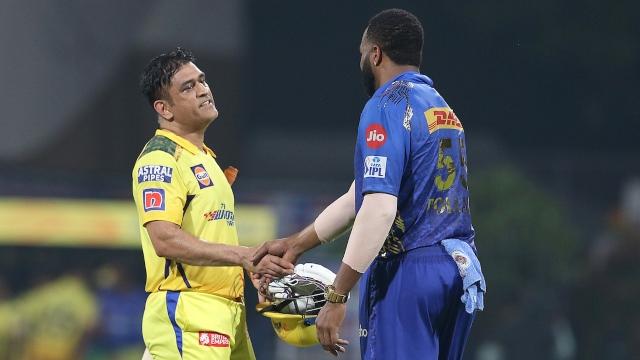 IPL 2022: MS Dhoni sets field for Kieron Pollard; gets his wicket in next ball in MI vs CSK clash - Firstcricket News, Firstpost