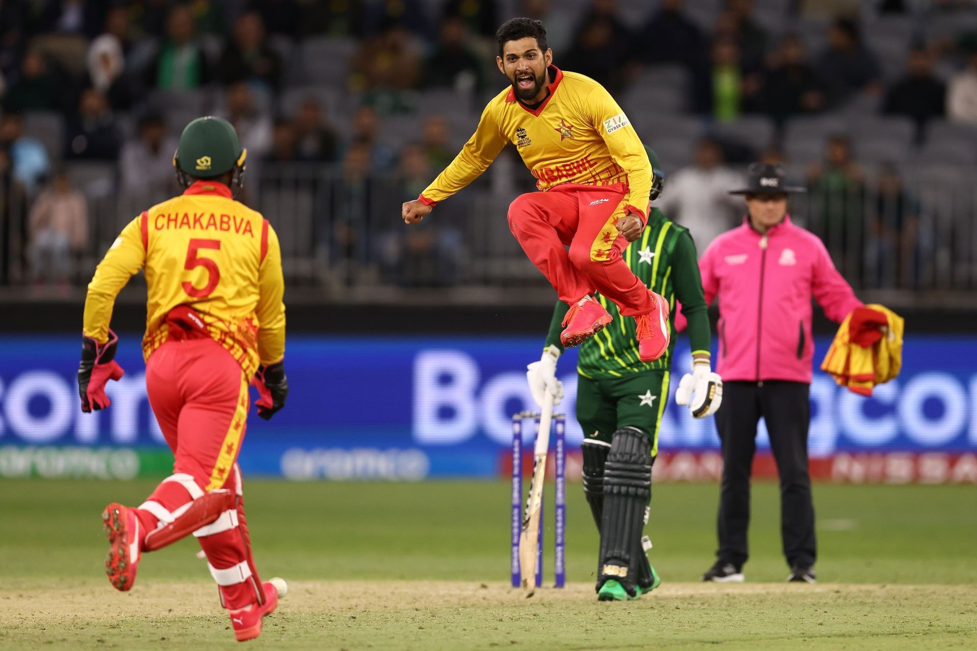 IPL 2023 Auction: "His performance might not be as fantastic in the IPL" - Aakash Chopra feels Sikandar Raza could be a part of KKR