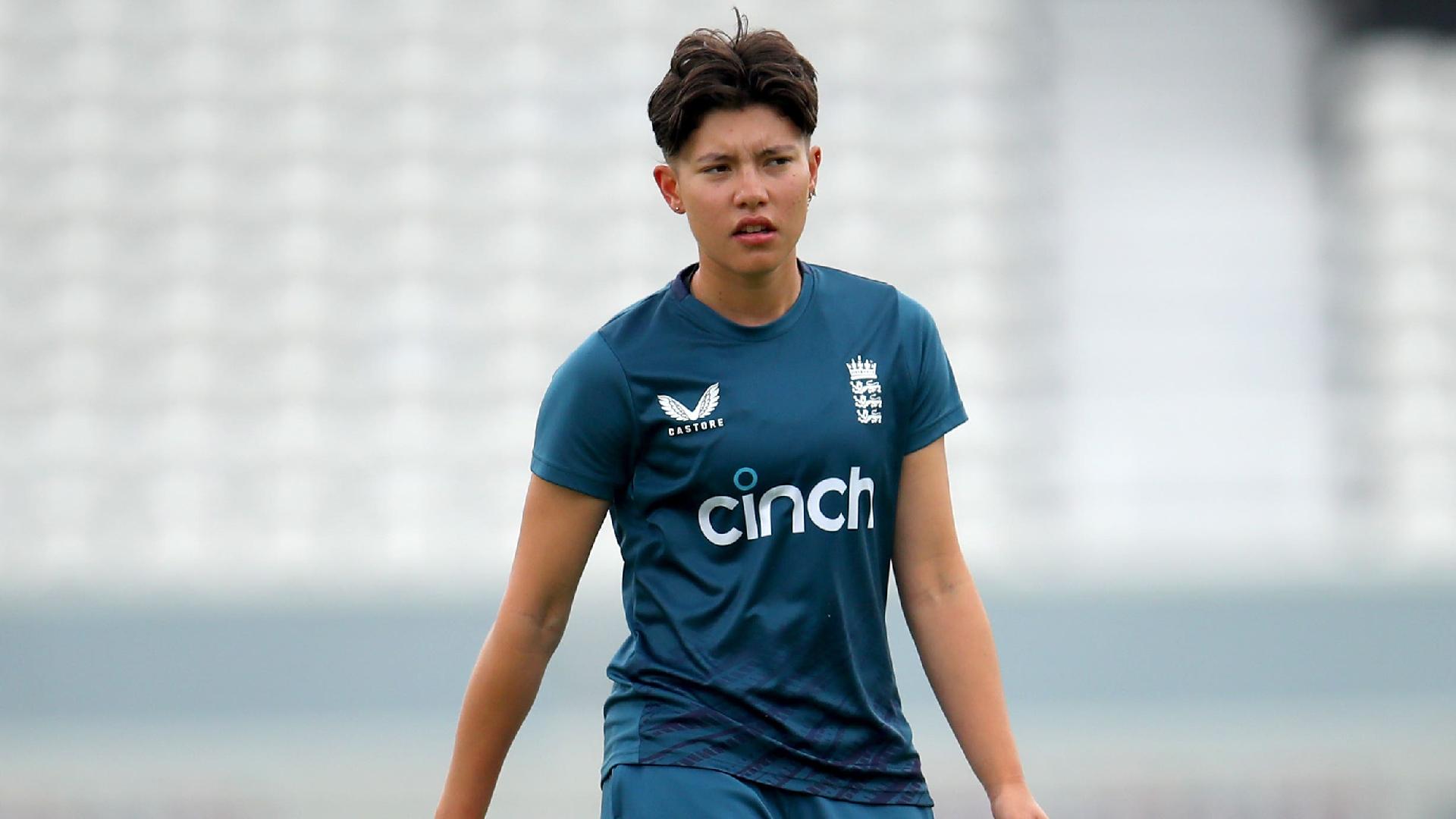 Issy Wong working with England bowling coach Matt Mason in bid to return to form