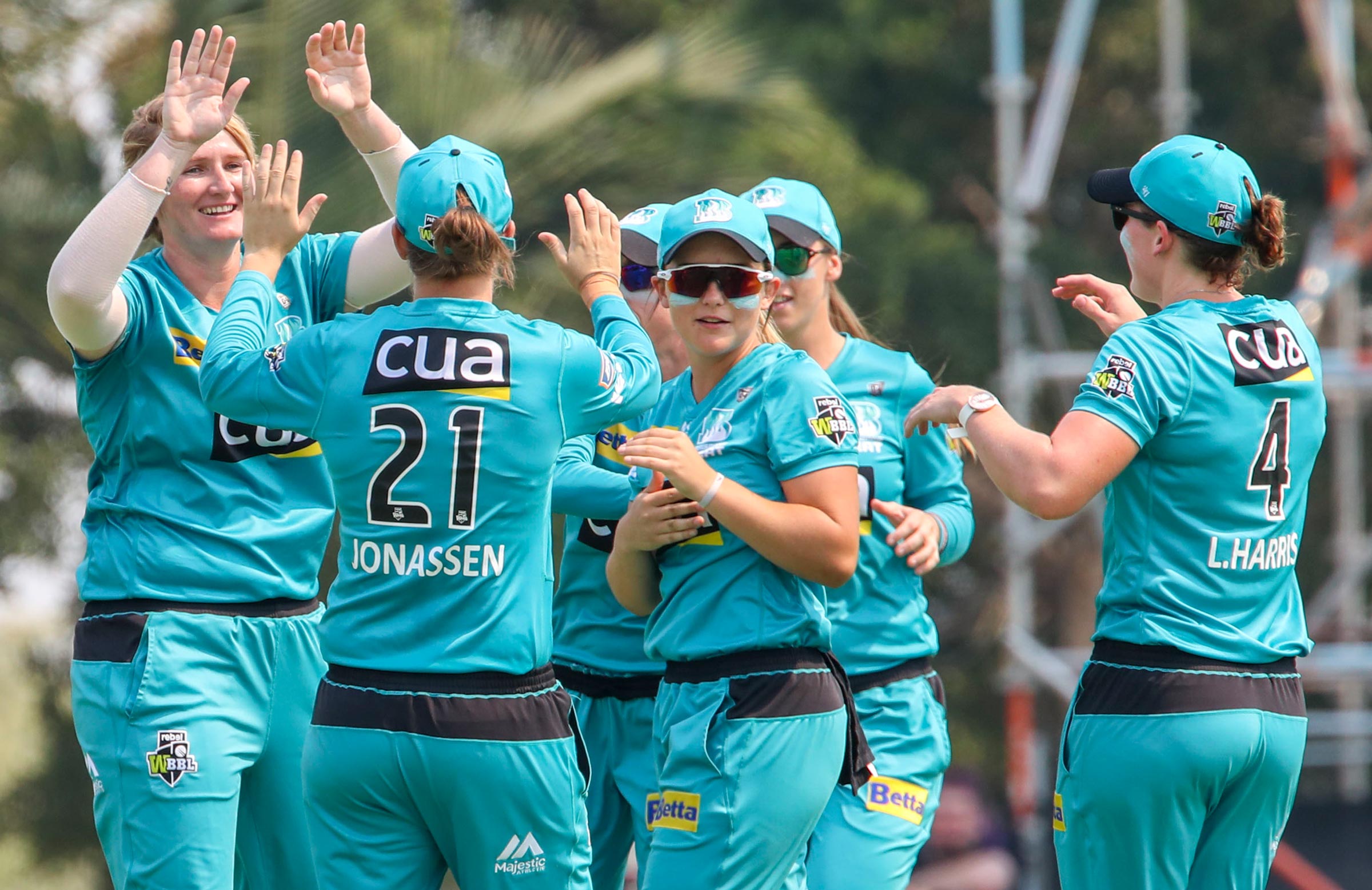 Jonassen, Harris help Heat chase down Renegades