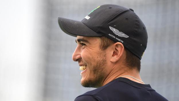 Kiran Carlson: Glamorgan extend batsman's contract