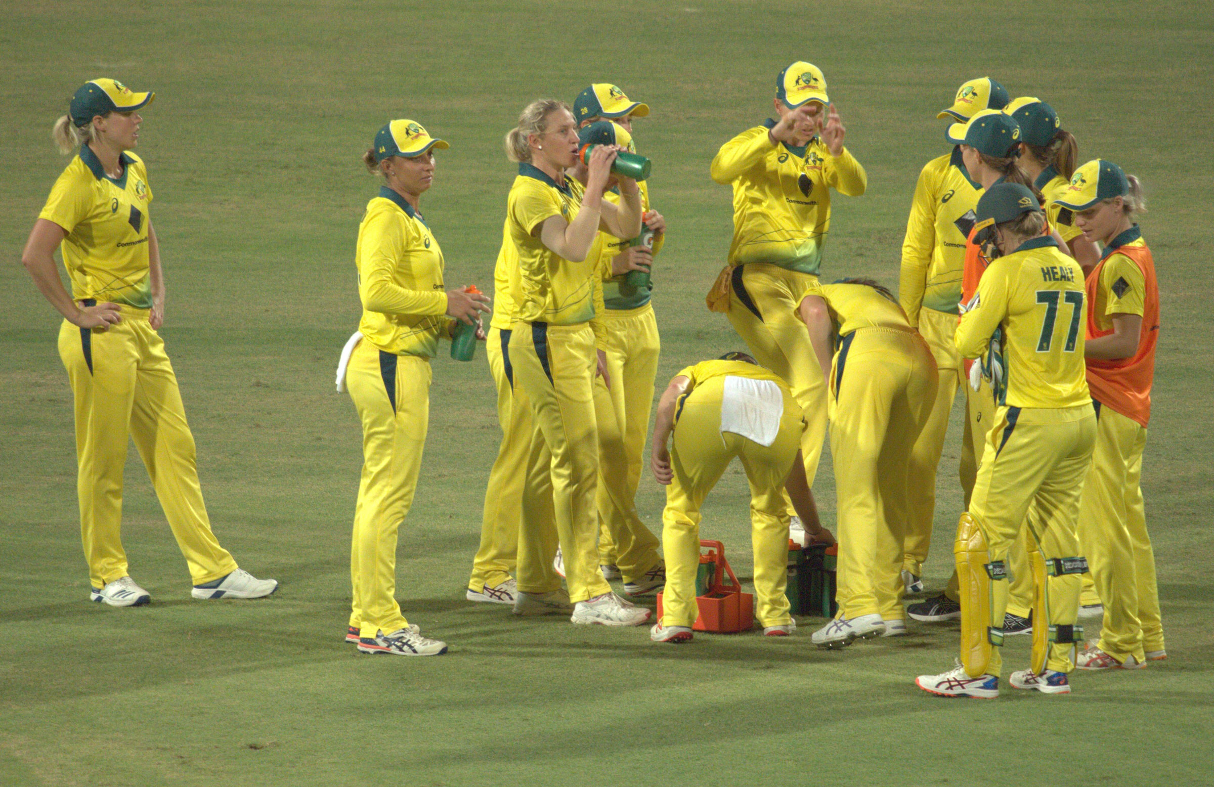Knee grumbling can't keep Kimmince down