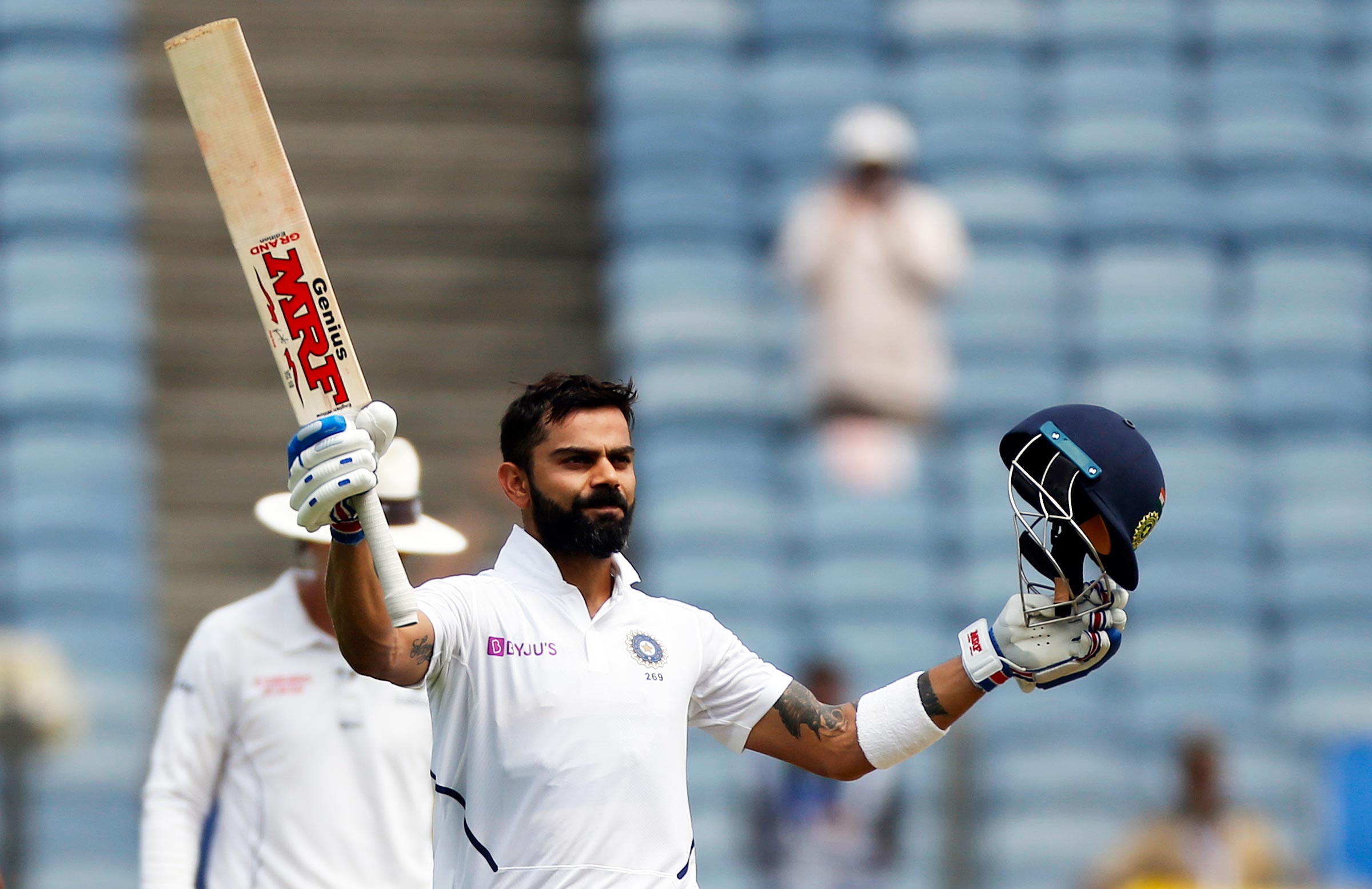 Kohli closes gap on Smith in Test batting rankings