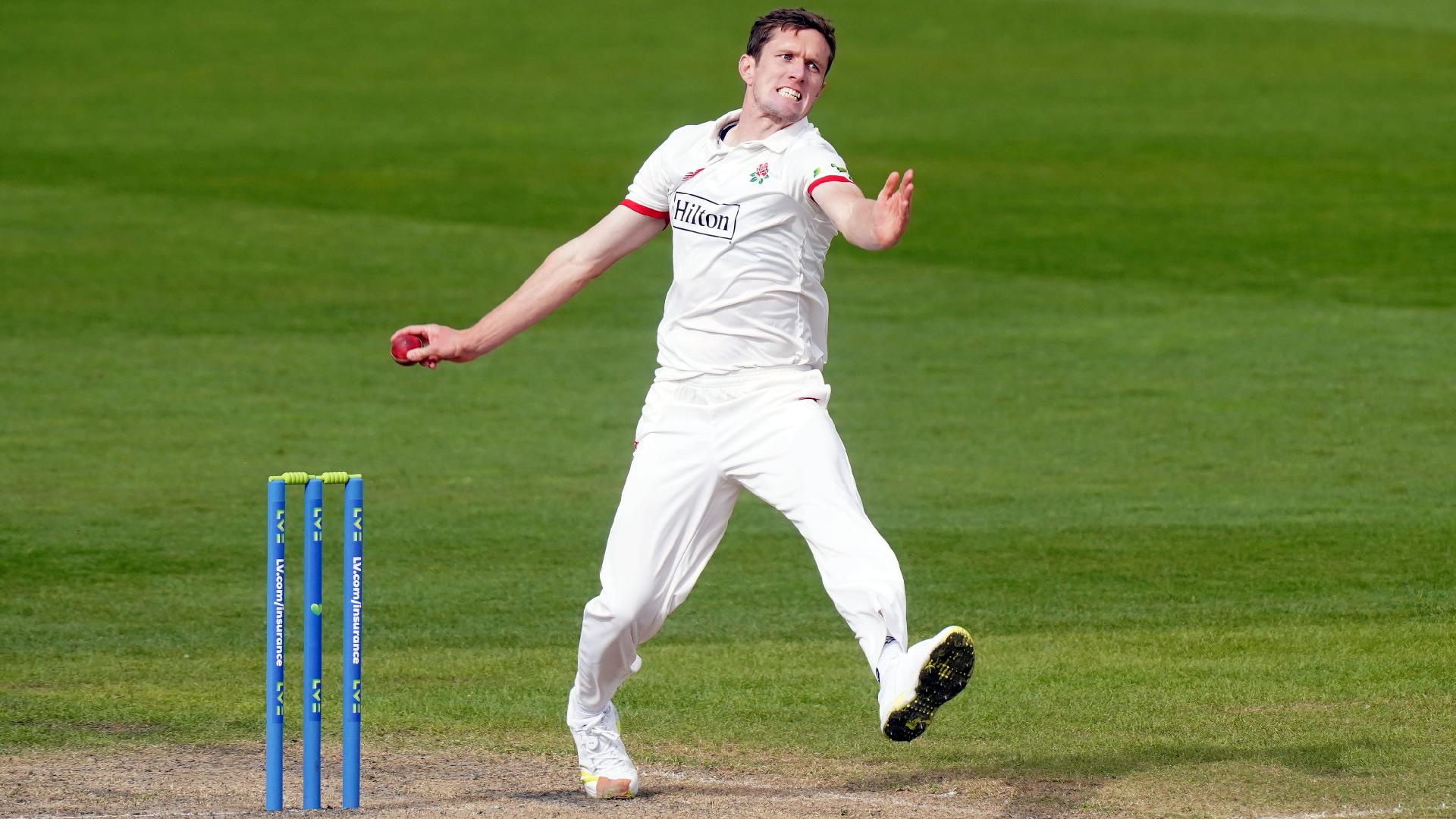 Lancashire bounce back well on thrilling first day against Surrey