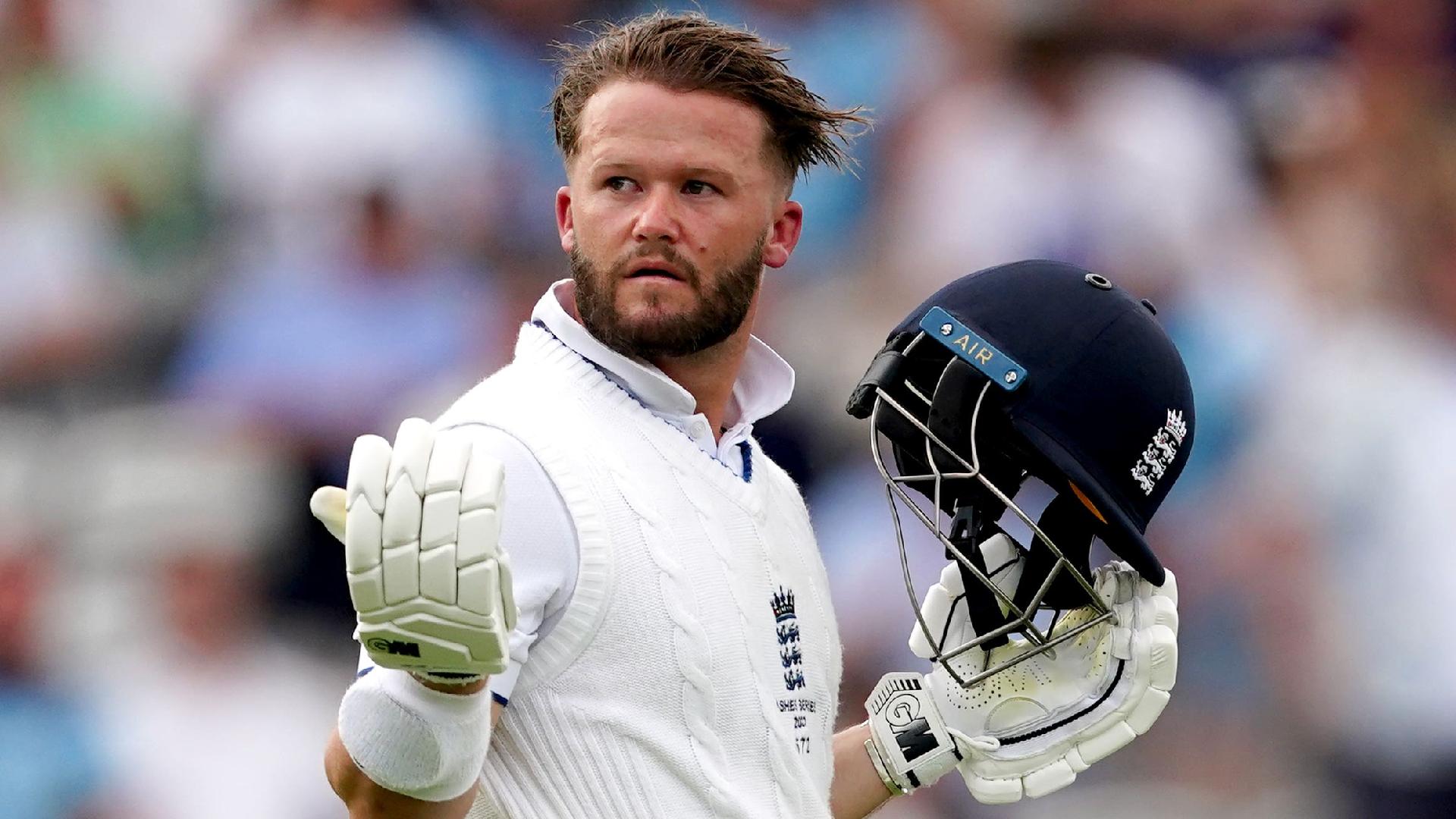 Late reprieve for Duckett keeps England’s hope of miracle chase alive