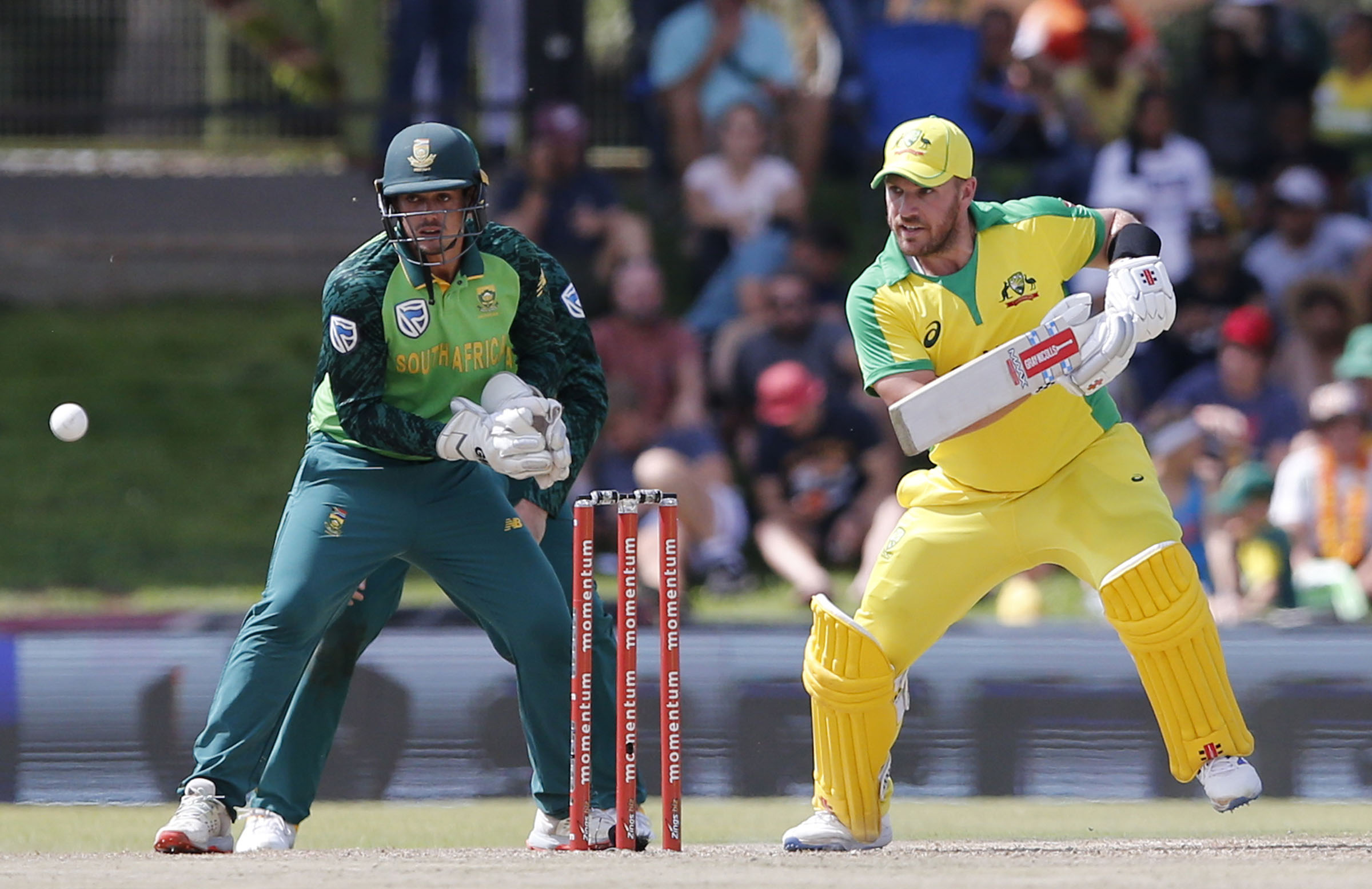 LIVE: Aussies batting first in third ODI v SA