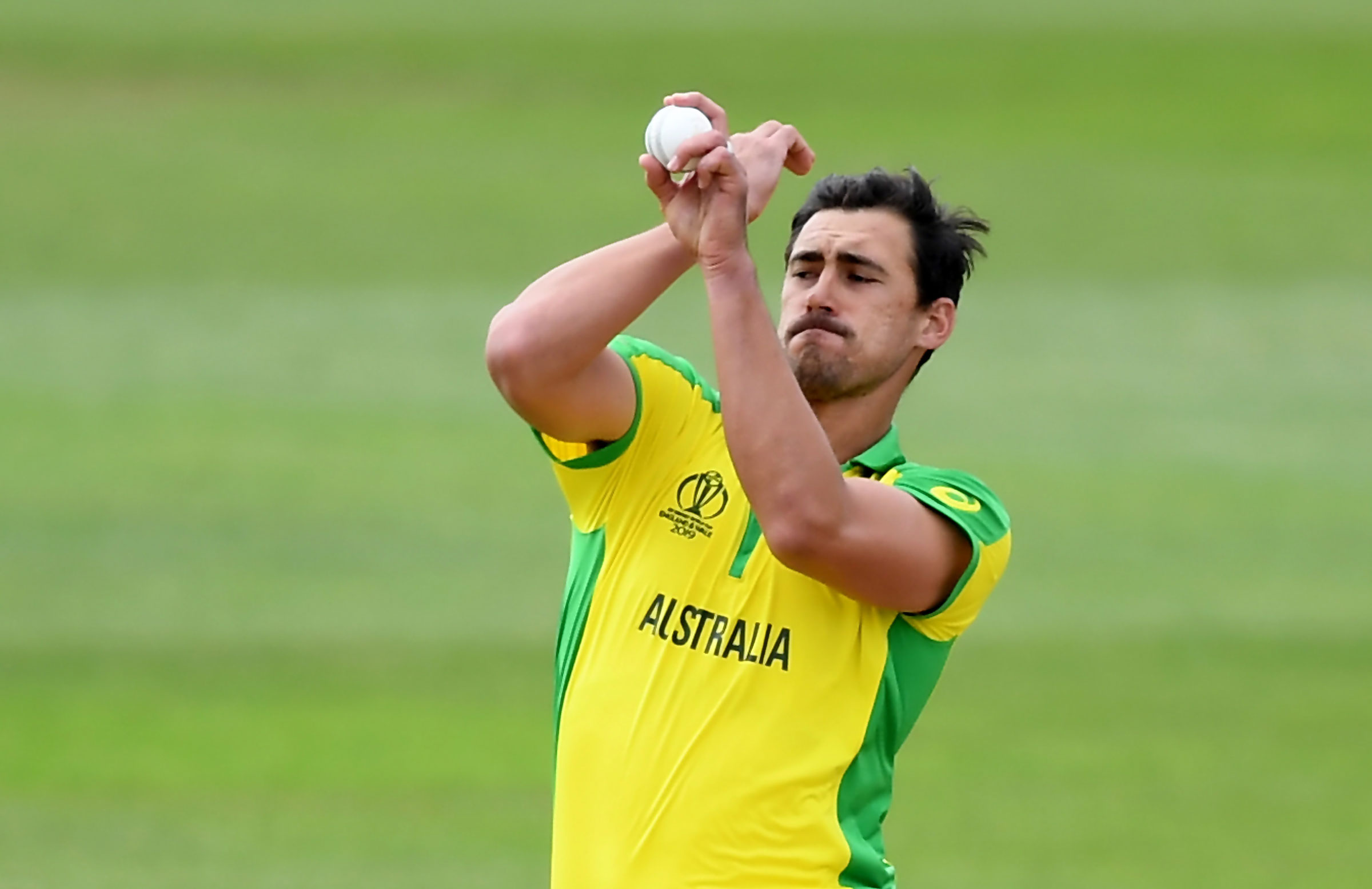 LIVE: Australia bowling v Sri Lanka