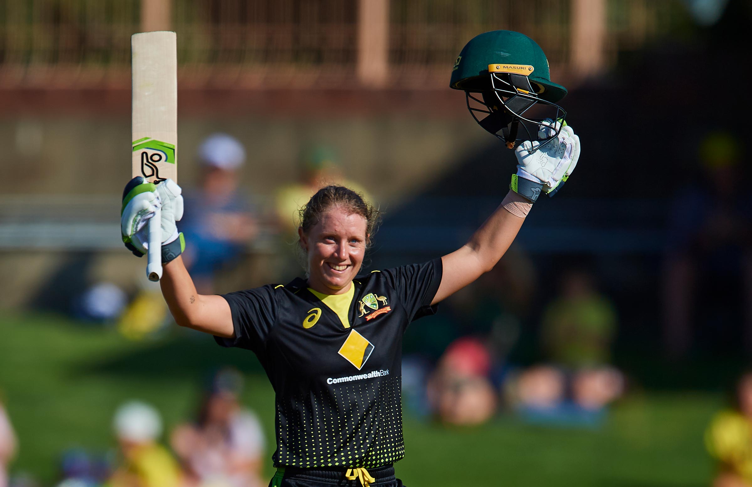 LIVE: Healy crushes record T20I score