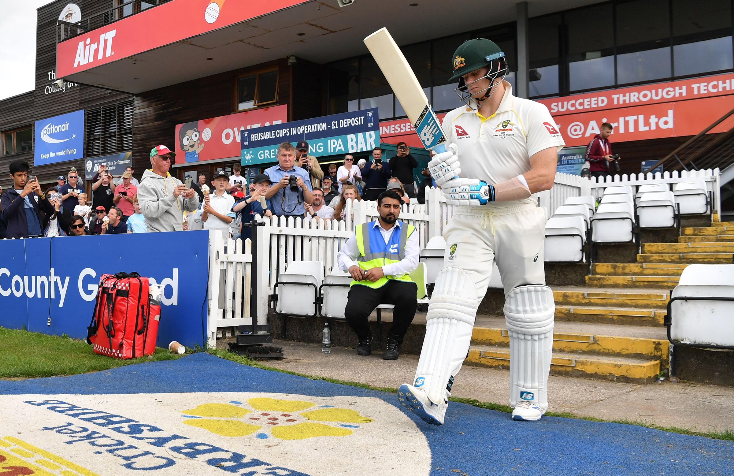 LIVE: Smith withdraws for 23, Swamp and Khawaja post fifties