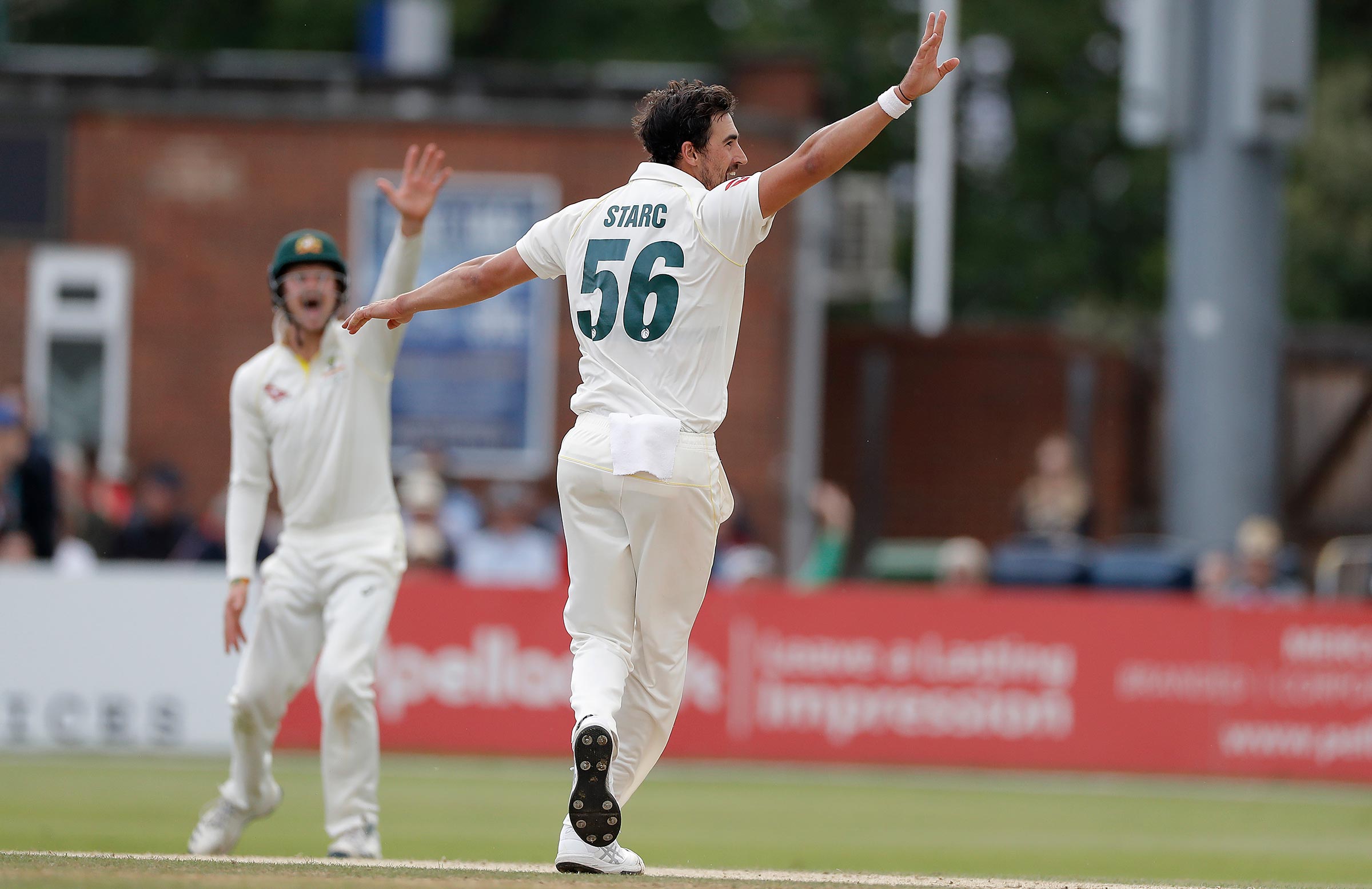 LIVE: Starc lights up Derby coordinate with triple treat