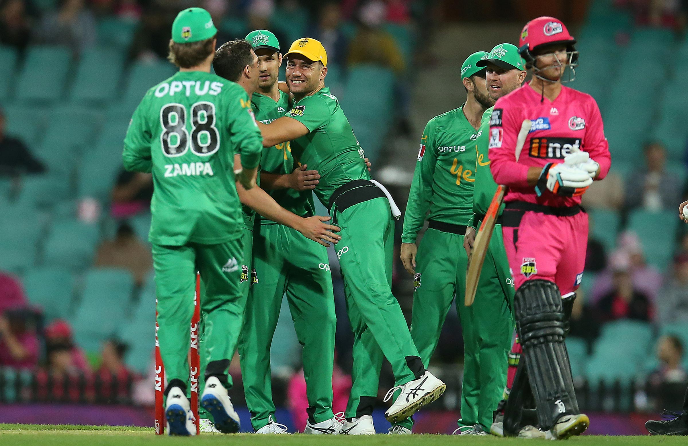 LIVE: Sydney's big wet clears for Big Bash League Final