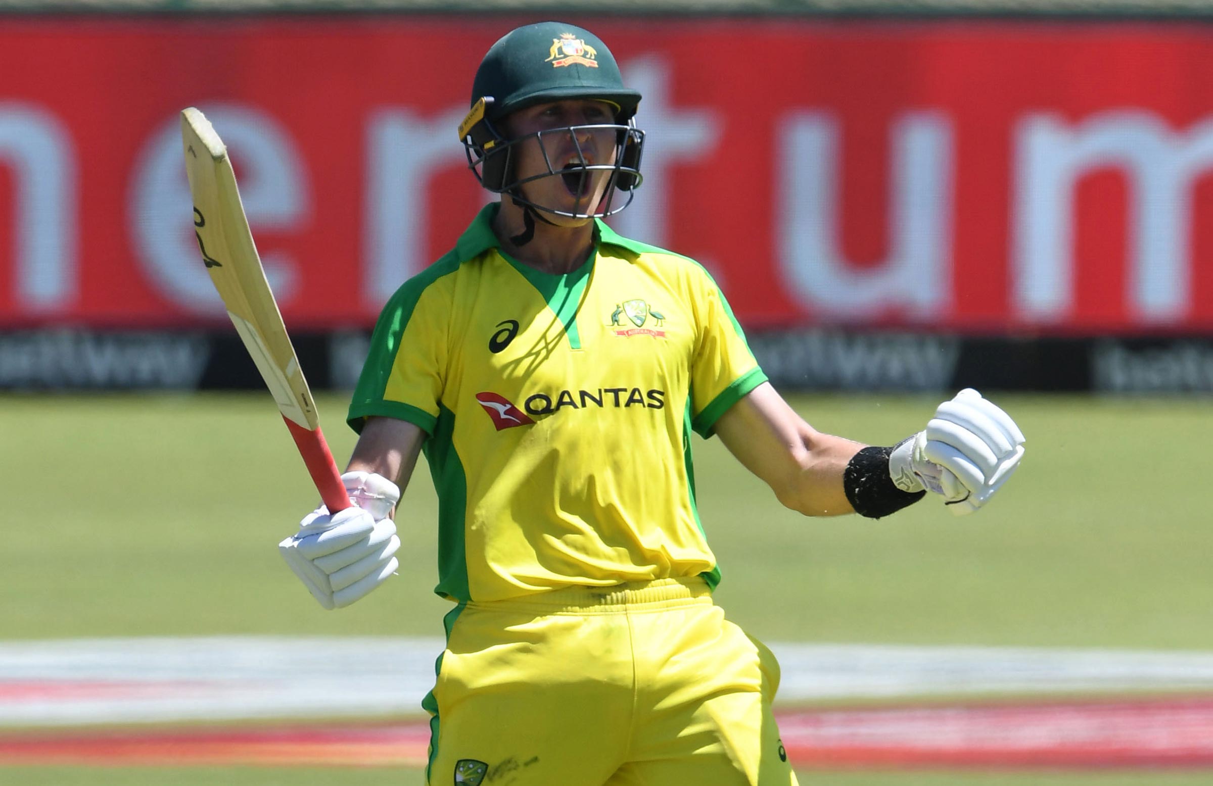 Marnus posts emotional ton in front of South African family