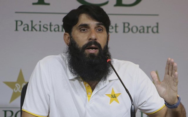 Misbah-ul-Haq gives a savage reply to a reporter when asked about "Tuk Tuk" batting - CricTracker